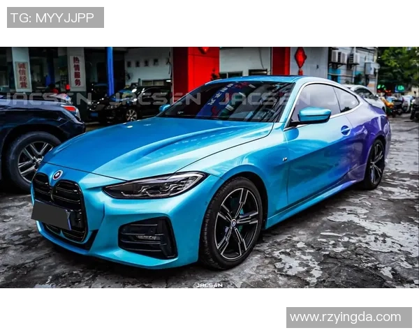 国外足球明星驾宝马展现豪华生活方式与运动精神的完美结合