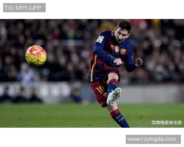 个子较高的足球明星如何在赛场上展现独特优势与风采